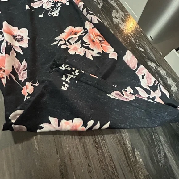 Floral Print Lounge Pants size small - Picture 3 of 5